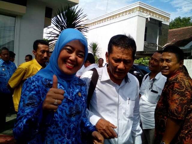 Bupati Lampung Timur Chusnunia Chalim bersaman Anggota Komisi IV DPR RI di rumah dinas Walilkota Metro