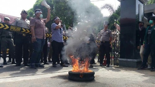 Demo Kampus Agus Salim, HMI Paksa Wali Kota Metro