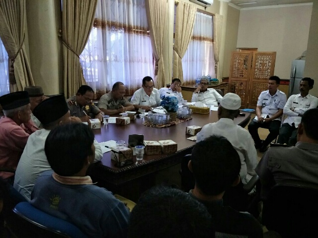 Ribut Kampung,Loekman Djoyo