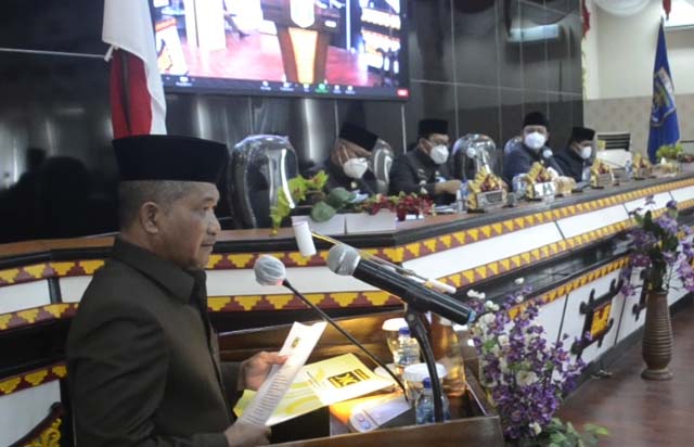 Paripurna LKPJ Metro, Pandangan Fraksi Metro,DPRD Metro,Info Metro, media Metro,Rubrik Metro , Media Siber Metro, Wasisi Riadi